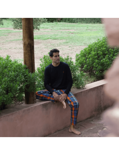 Pijama largo de hombre con camiseta negra y pantalón a la plana de cuadros grandes multicolor - Pijama combinado Croft