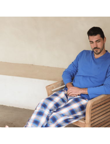 Pijama largo de hombre con camiseta azul eléctrico y pantalón viella multicolor efecto difuminado - Pijama combinado Dyke